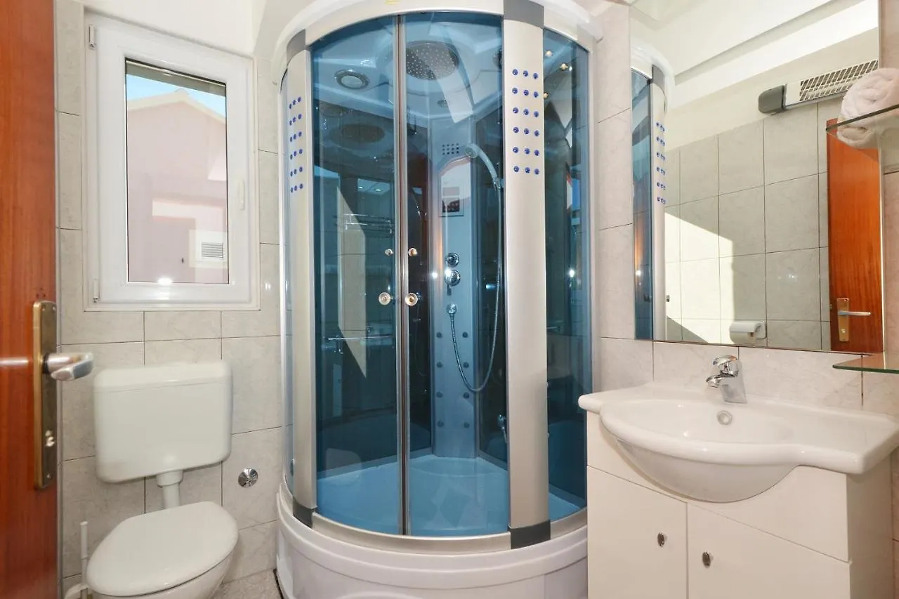 Apartment Mavarstica 16215B تروغير