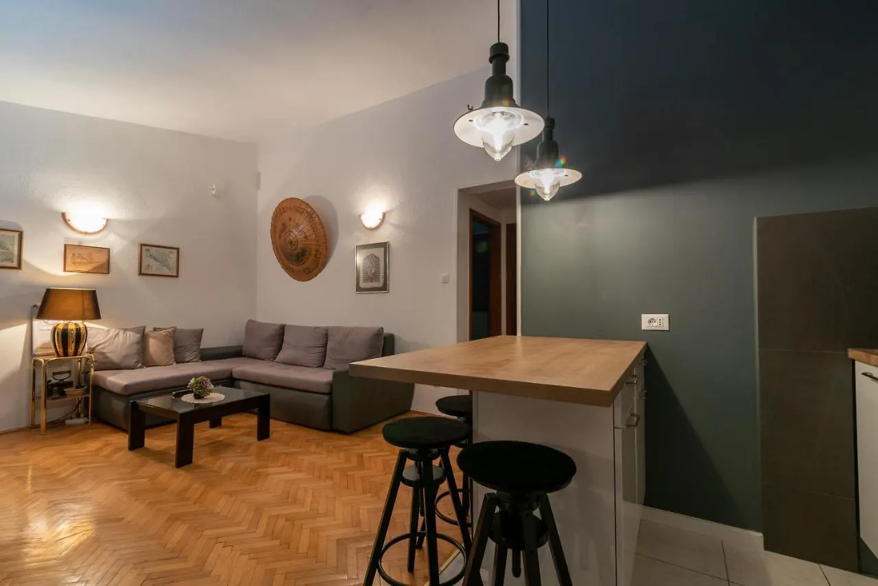 Apartment Mavarstica 16215B تروغير