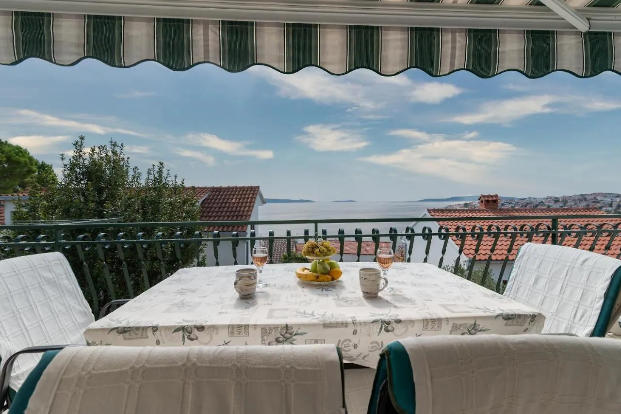 Apartment Mavarstica 16215B Trogir