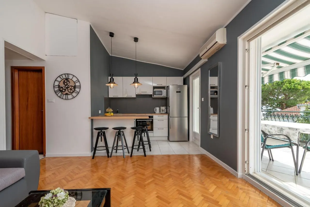 Apartment Mavarstica 16215B تروغير